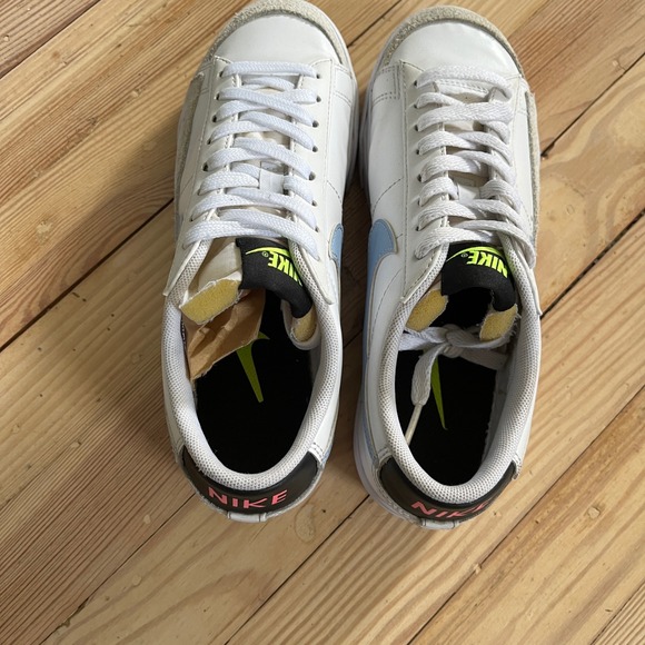 Nike Blazer Low Platform Sneakers White Blue FJ0738-100 Casual Shoes Women's 7.5 - Picture 3 of 9